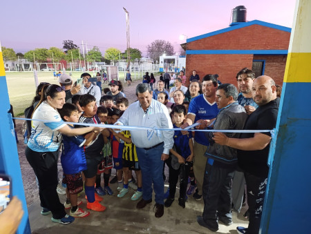 Villordo inauguró el primer estadio cubierto de Santa Lucía